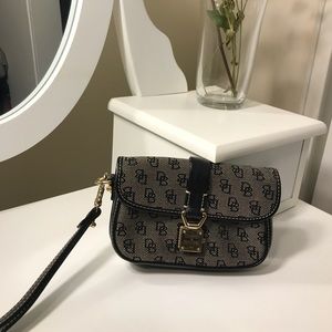 Dooney & Bourke